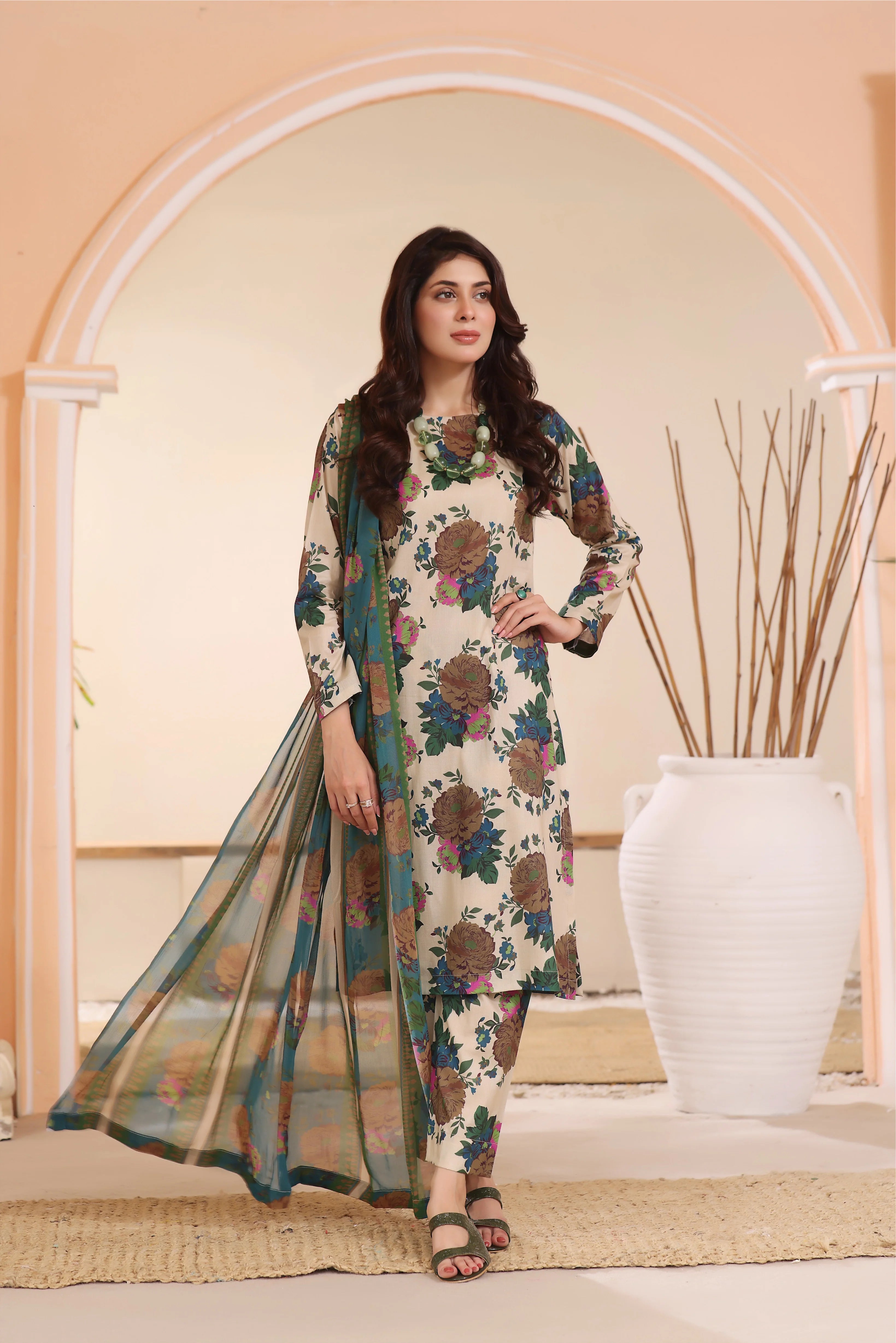 3 Piece - Khaddar Digital Printed Suit with Digital Printed Khaddar Dupatta (Unstitched)