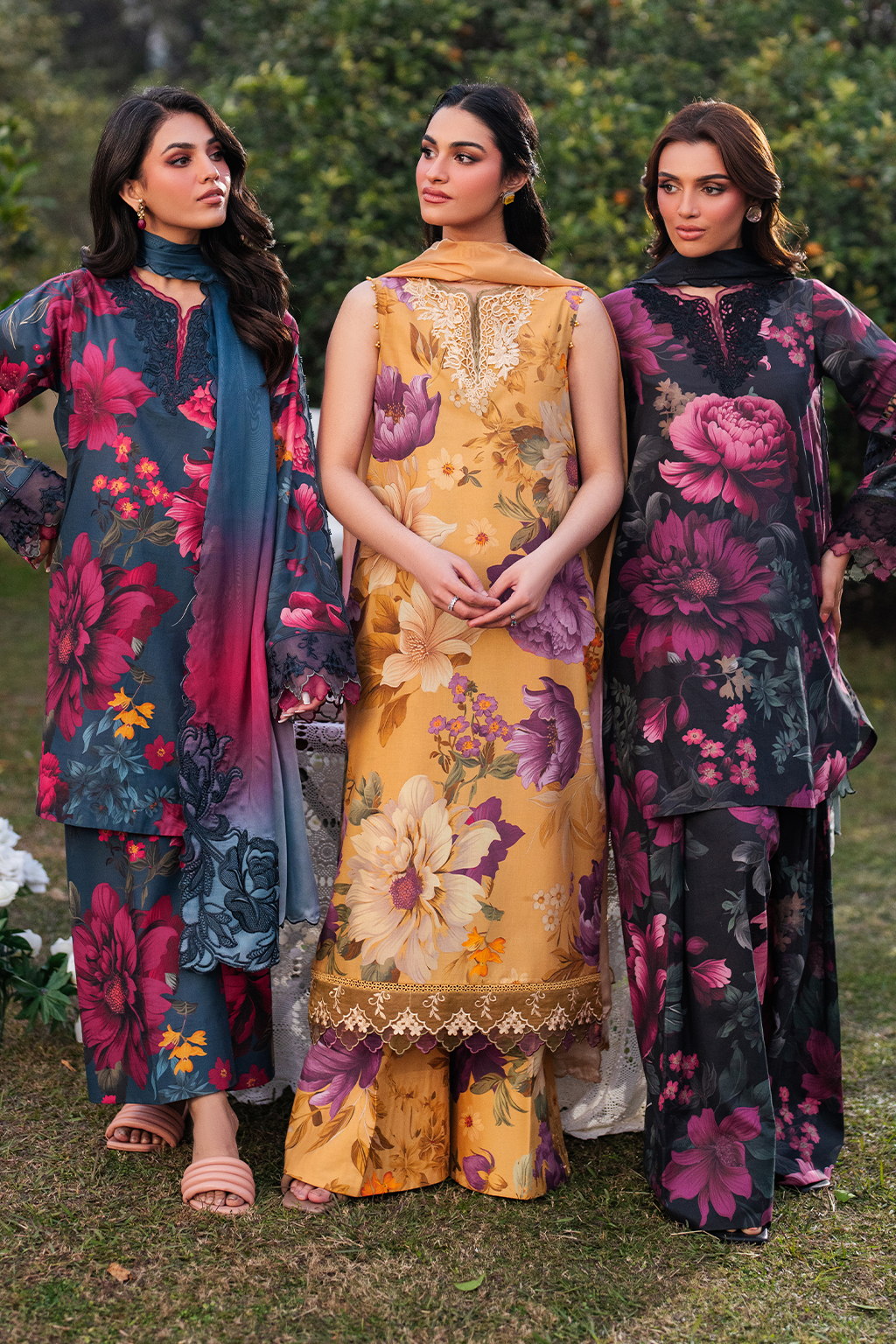 3 Piece - Iznik Khaddar Full Heavy Embroidered Suit with Digital Printed Khaddar Dupatta (Unstitched)