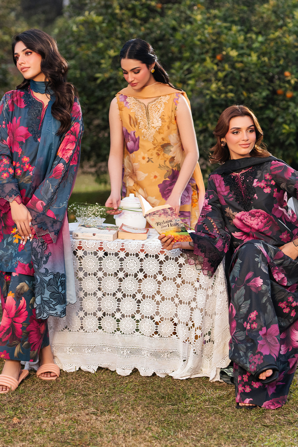 3 Piece - Iznik Khaddar Full Heavy Embroidered Suit with Digital Printed Khaddar Dupatta (Unstitched)