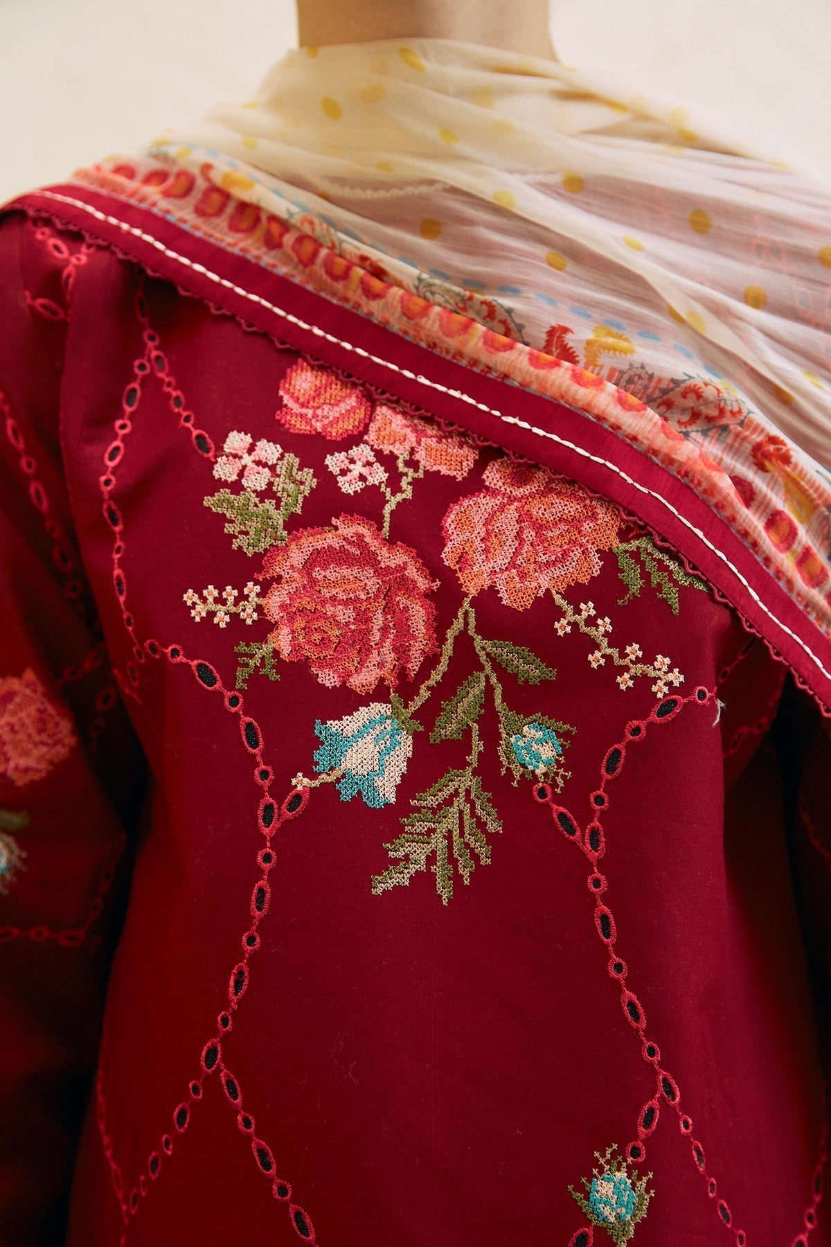 3 Piece - Zara Shahjahan Lawn Embroidered Suit with Printed Organza Duppatta (Unstitched)