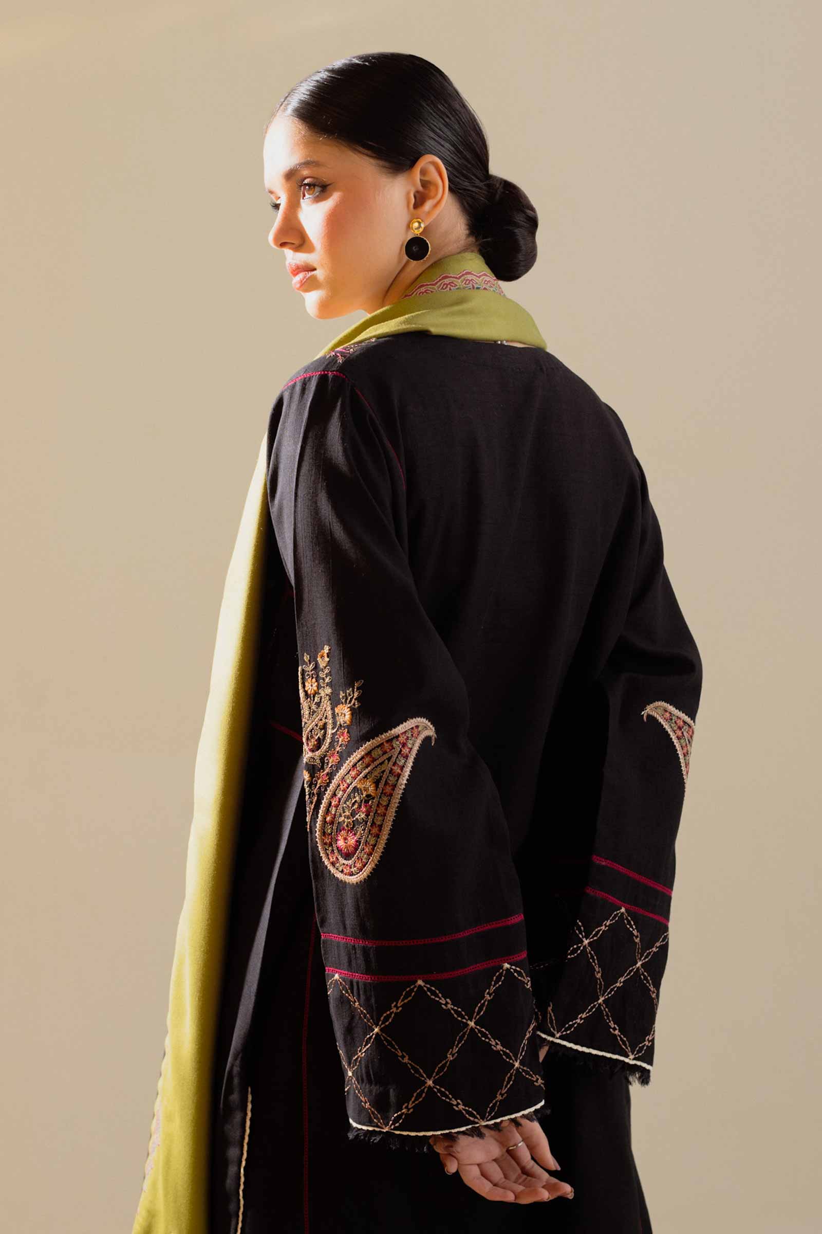3 Piece - Zara Shahjhan Dhanak Embroidered Suit with Printed Woolen Shawl (Unstitched)