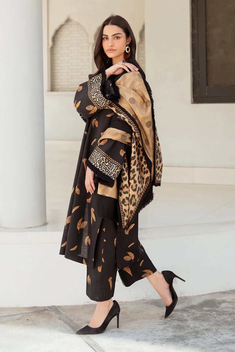 3 Piece - Baroque Karandi Digital Printed Suit with Digital Printed Karandi Dupatta (Unstitched)