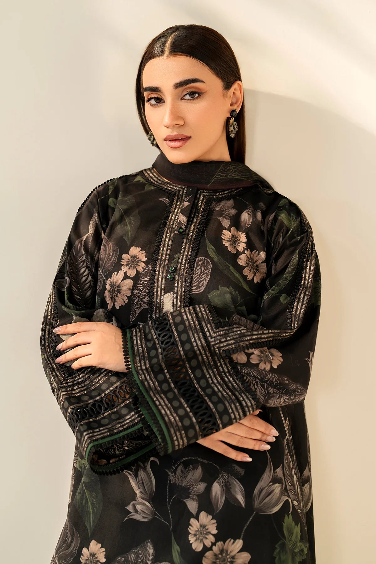 3 Piece - Baroque Khaddar Embroidered Suit with Digital Printed Khaddar Shawl (Unstitched)