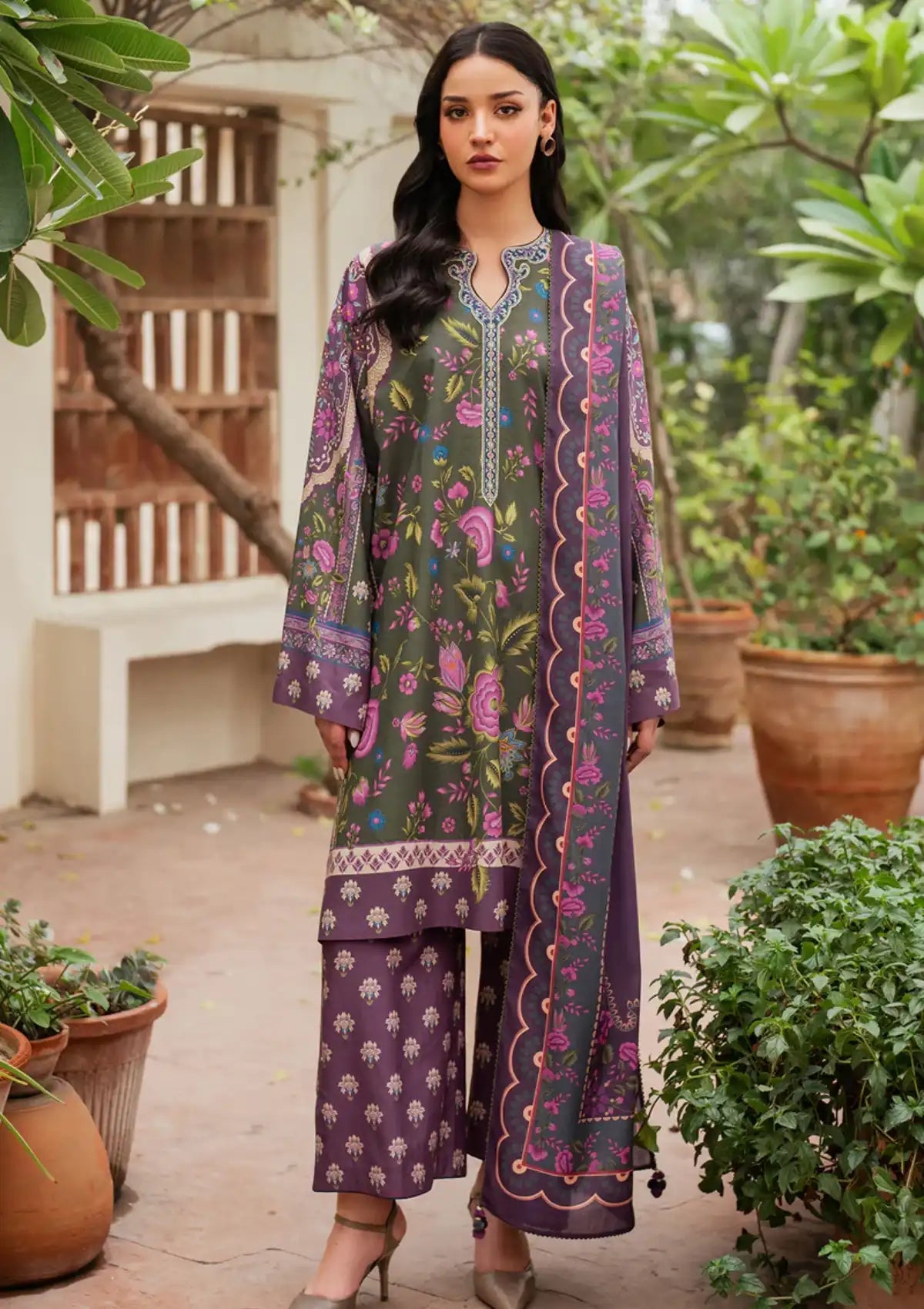3 Piece - Baroque Karandi Digital Printed Suit with Digital Printed Karandi Dupatta (Unstitched)