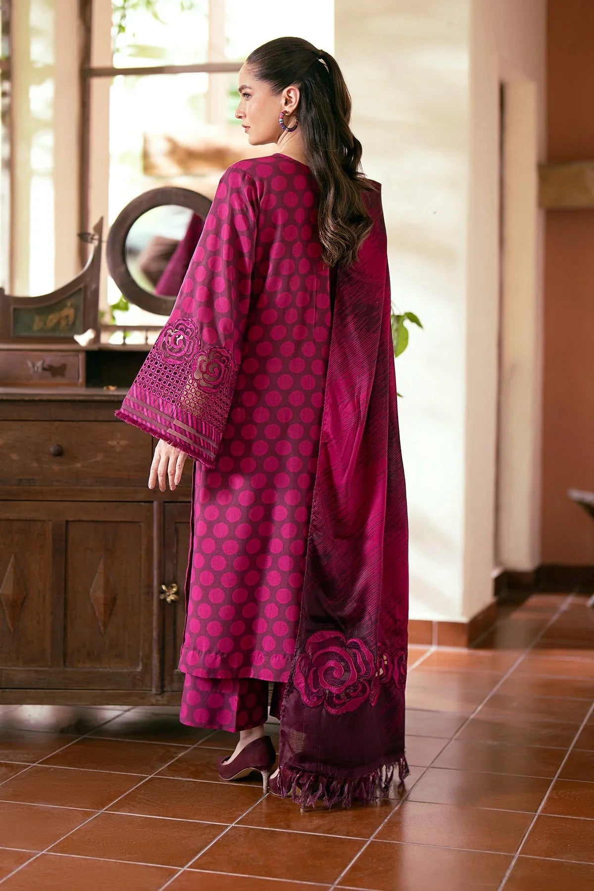 3 Piece - Baroque Printed Lawn Suit with Lawn Duppatta (Unstitched)