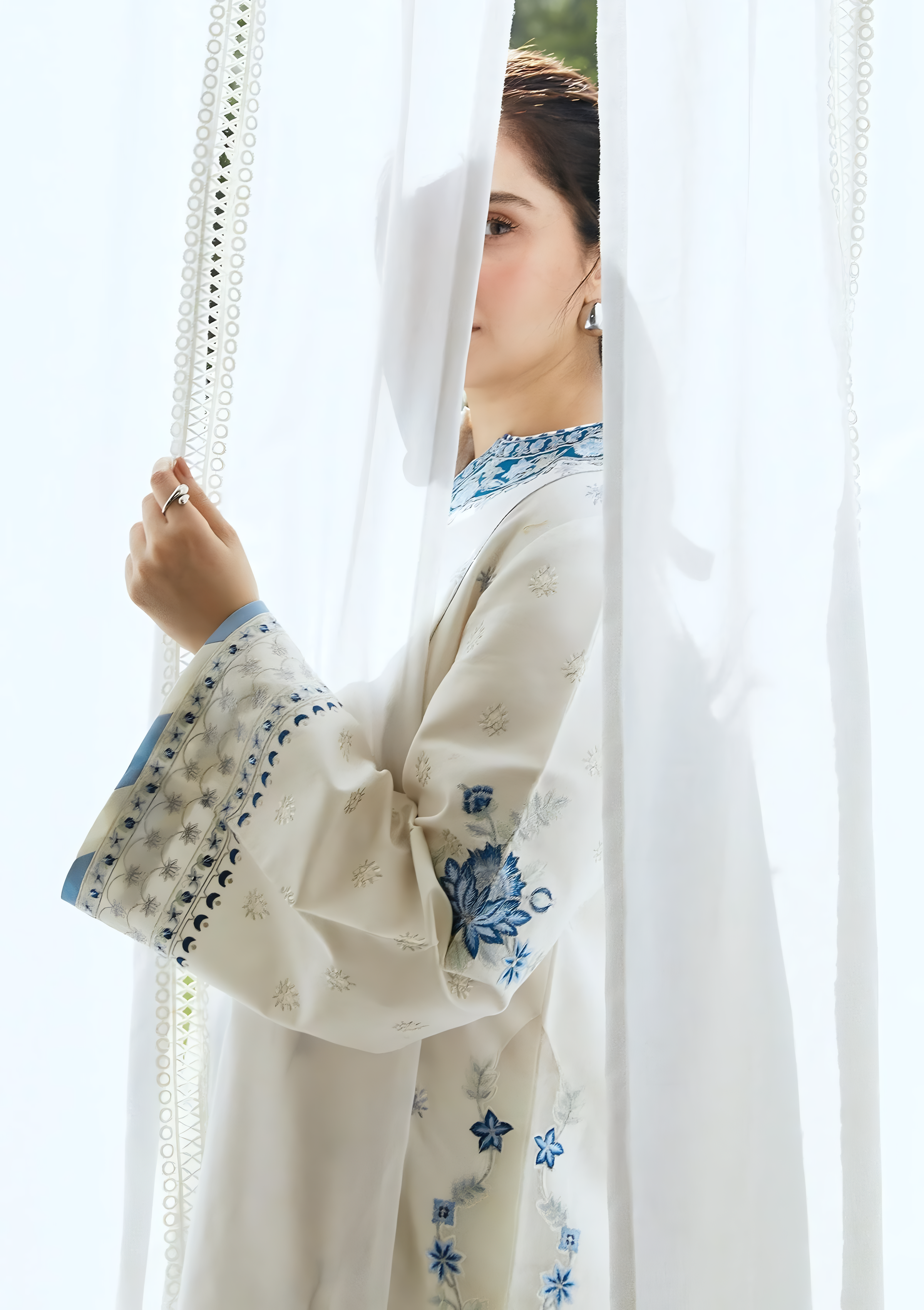 3 Piece - Zara Shahjahan Lawn Embroidered Suit with Tarkashi Monark Duppatta (Unstitched)