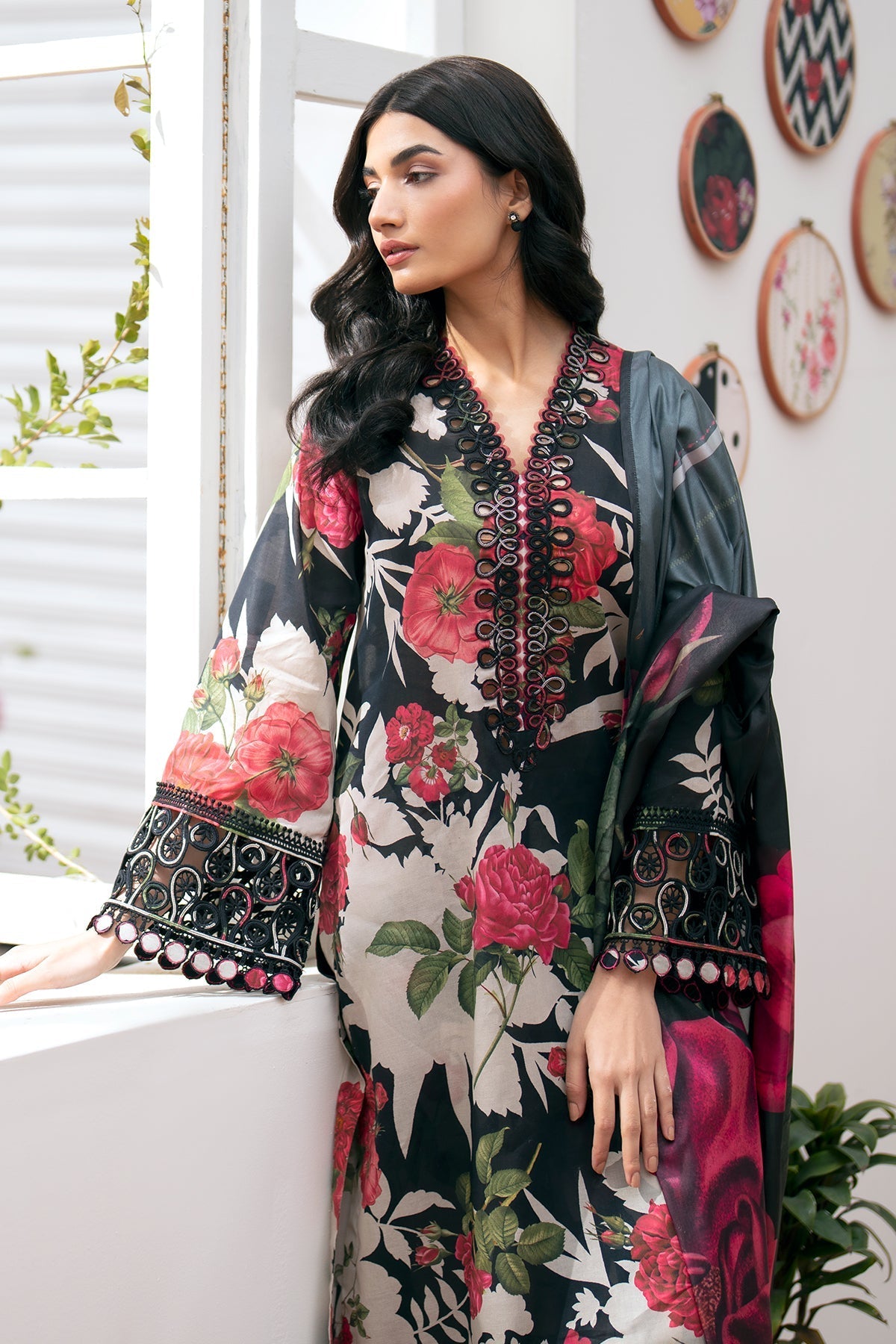 3 Piece - Baroque Khaddar Full Heavy Embroidered Suit with Digital Printed Khaddar Dupatta (Unstitched)