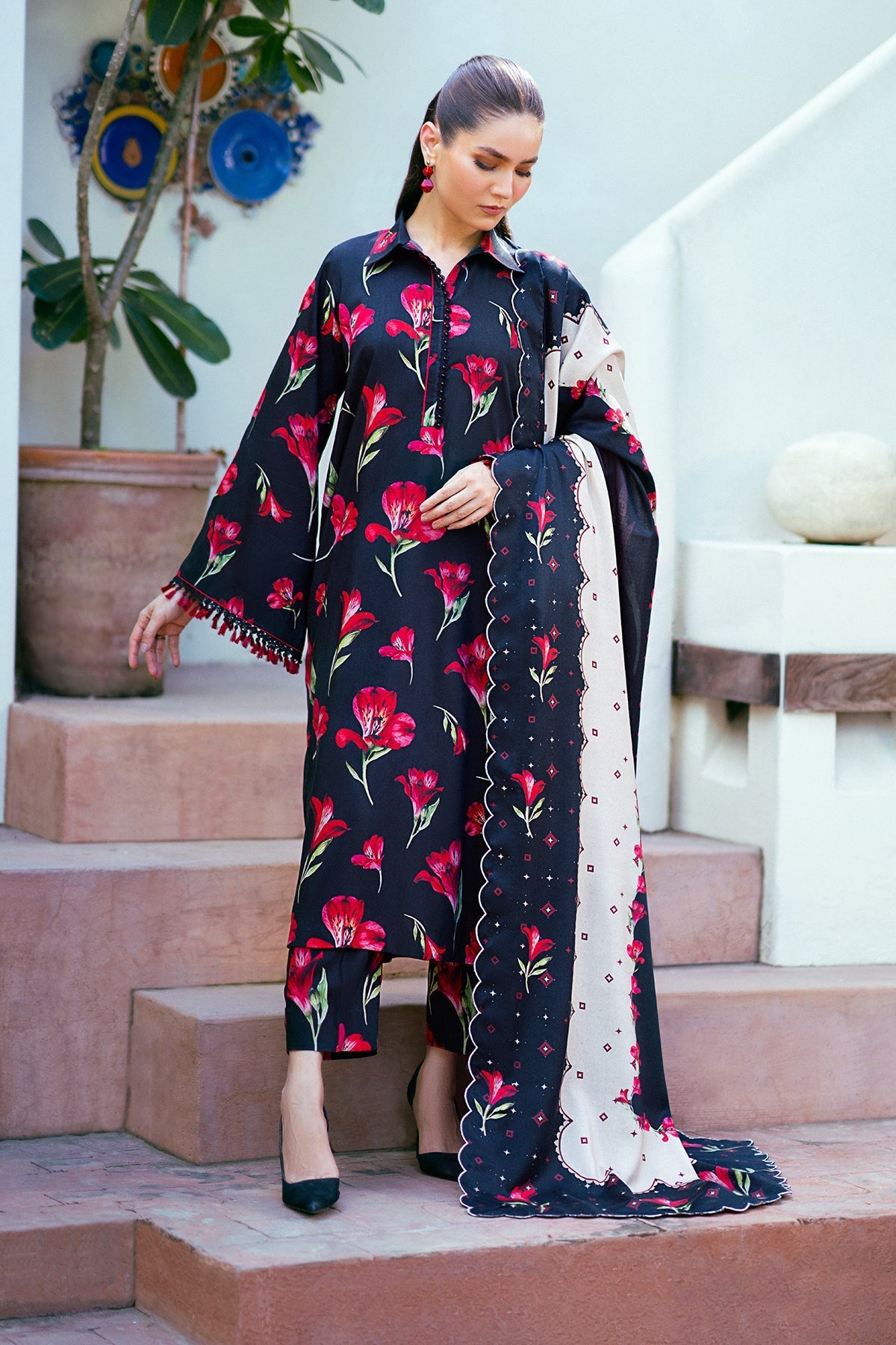3 Piece - Karandi Digital Printed Suit with Digital Printed Karandi Dupatta (Unstitched)