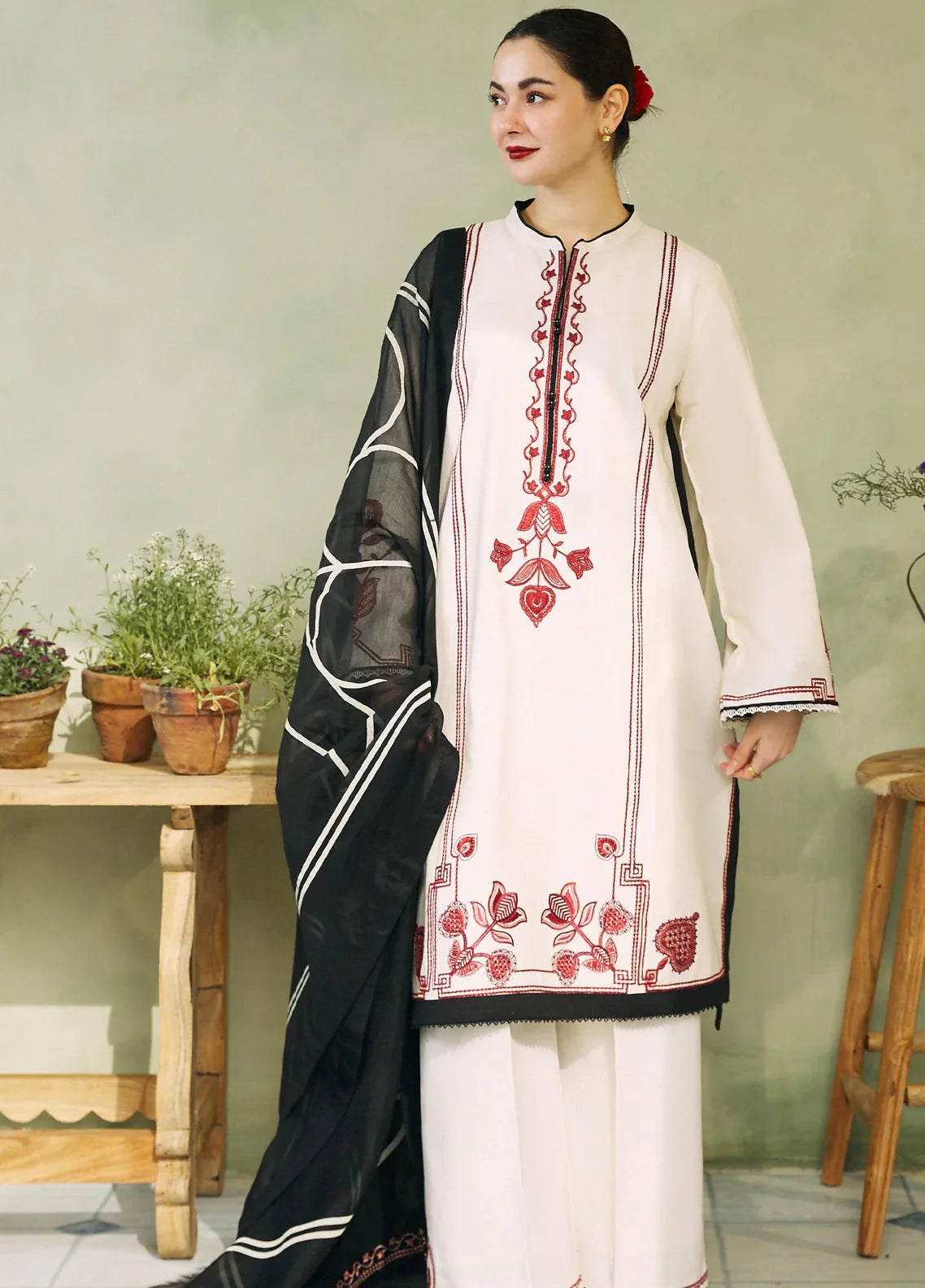 3 Piece - Zara Shahjahan Lawn Embroidered Jacquard Suit with Organza Duppatta (Unstitched)