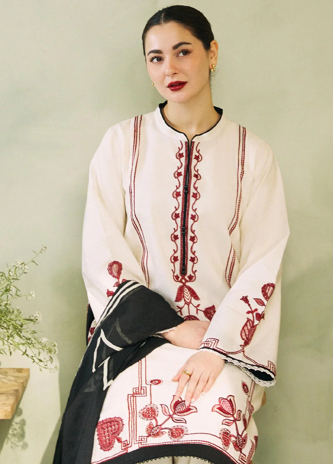 3 Piece - Zara Shahjahan Lawn Embroidered Jacquard Suit with Organza Duppatta (Unstitched)