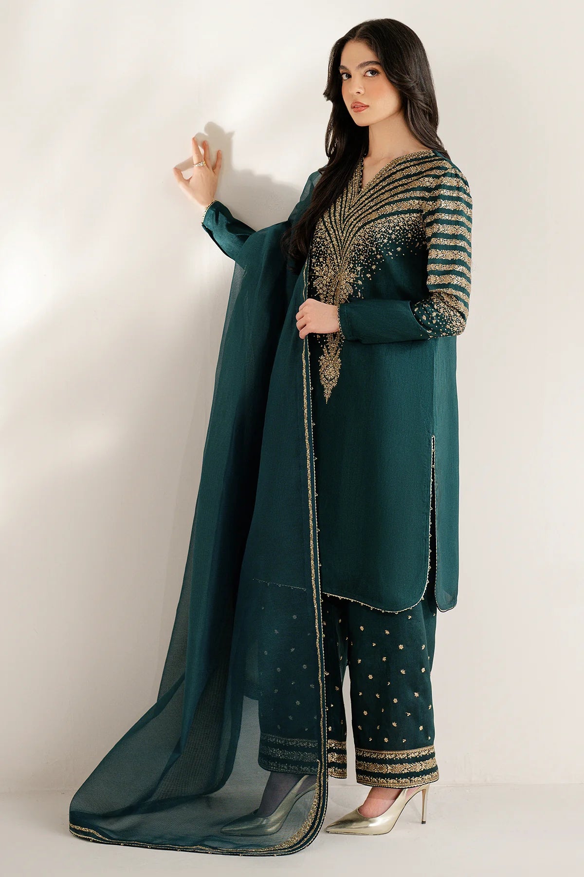 3 Piece - Jazmin Dhanak Full Heavy Embroidered Suit with Heavy Dhanak Embroidered Shawl (Unstitched)