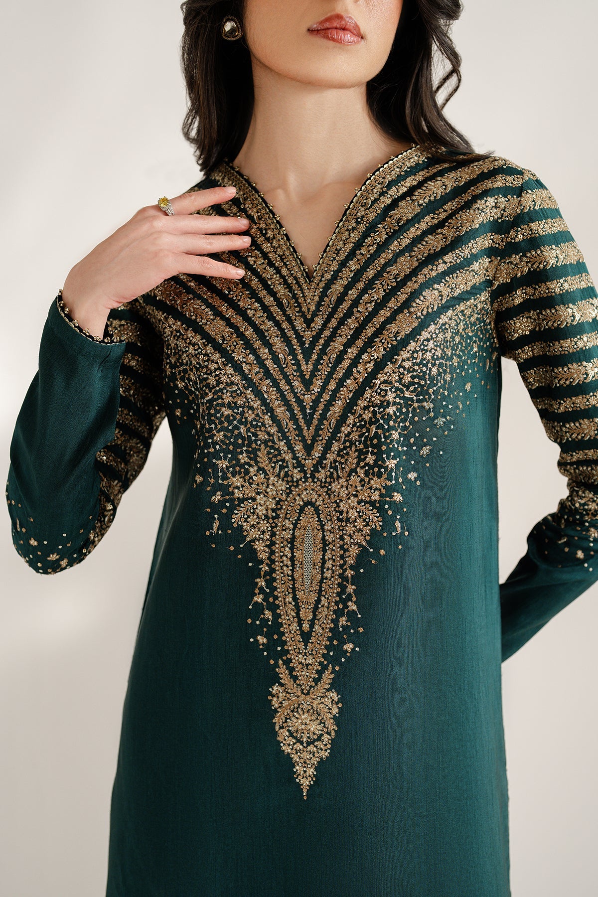 3 Piece - Jazmin Dhanak Full Heavy Embroidered Suit with Heavy Dhanak Embroidered Shawl (Unstitched)