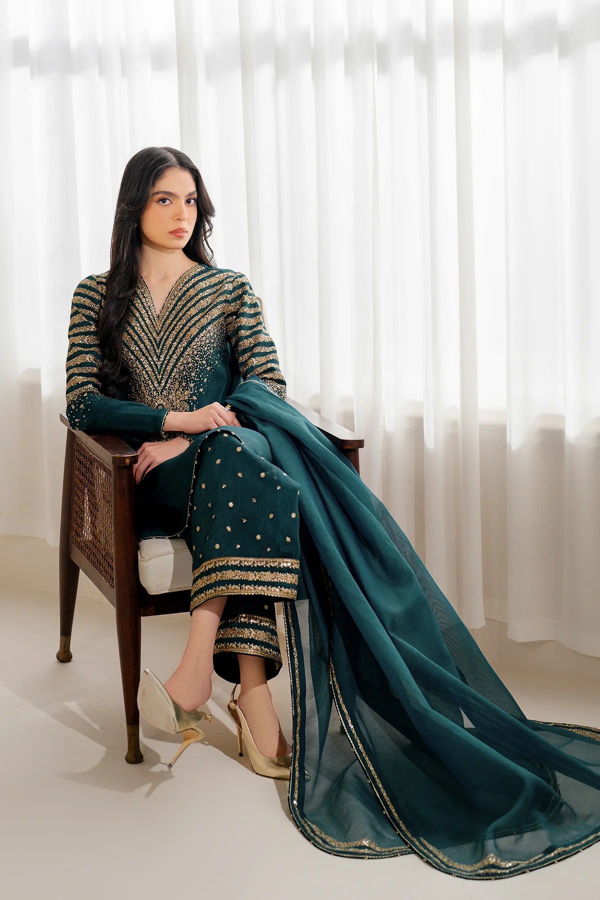3 Piece - Jazmin Dhanak Full Heavy Embroidered Suit with Heavy Dhanak Embroidered Shawl (Unstitched)