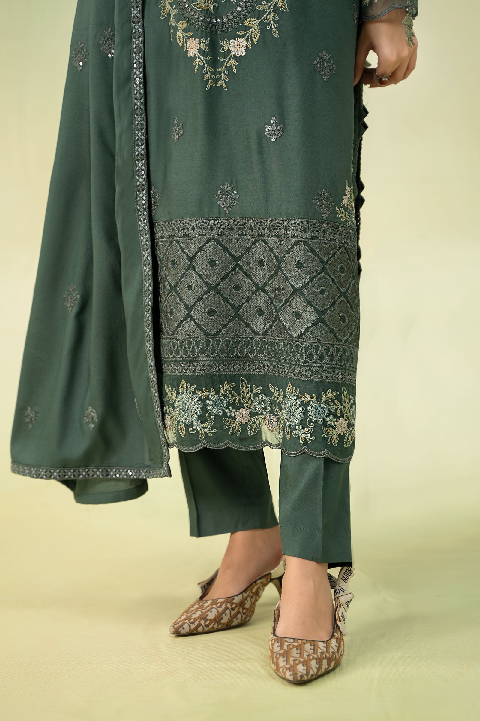 3 Piece - Maria B Dhanak Full Heavy Embroidered Suit with Dhanak Heavy Embroidered Shawl (Unstitched)