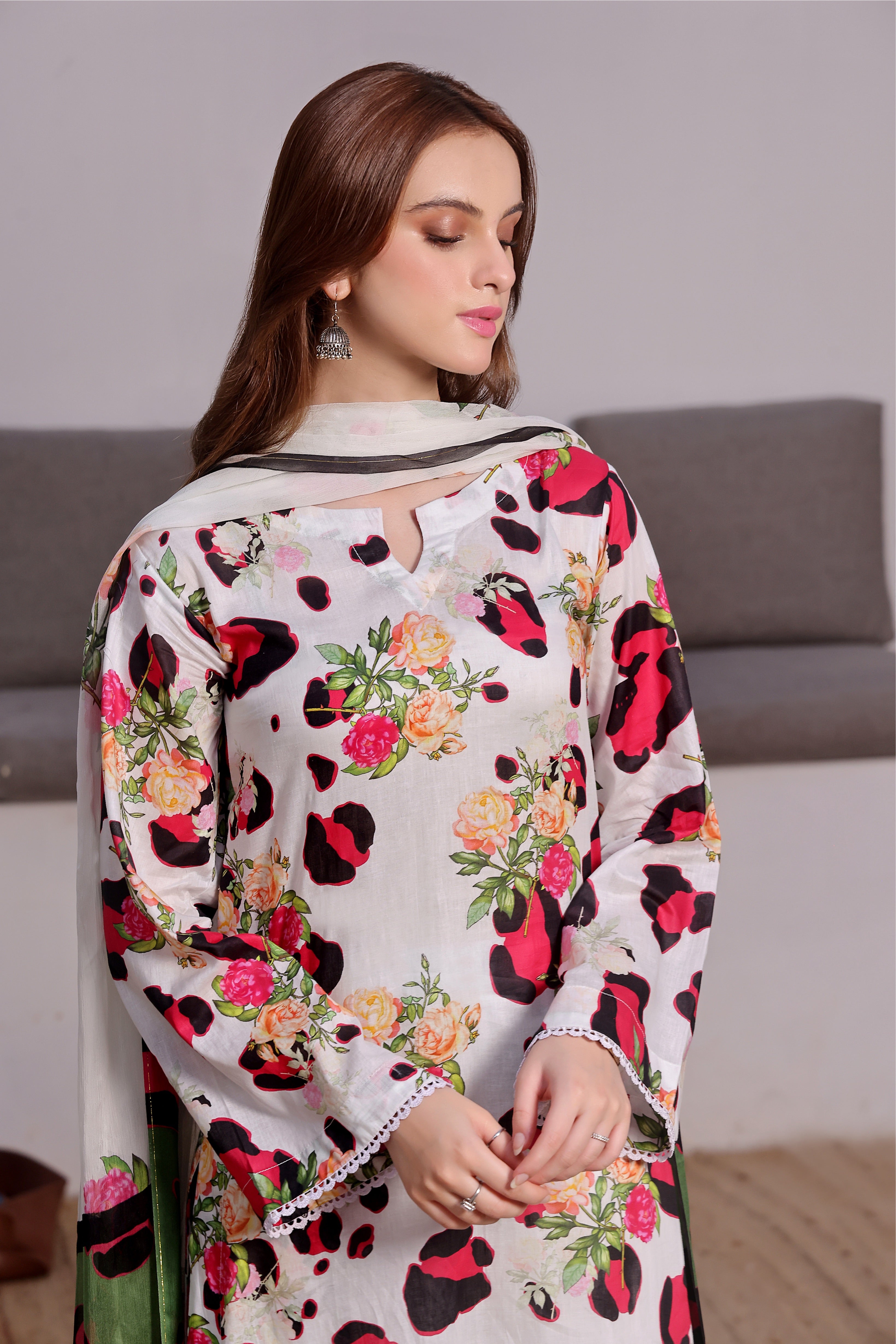 3 Piece - Baroque Karandi Digital Printed Suit with Digital Printed Karandi Dupatta (Unstitched)