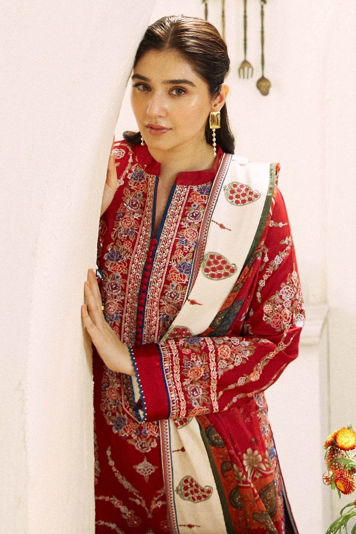 3 Piece - Zara Shahjahan Dhanak Full Heavy Embroidered Suit with Twill Printed Shawl (Unstitched)