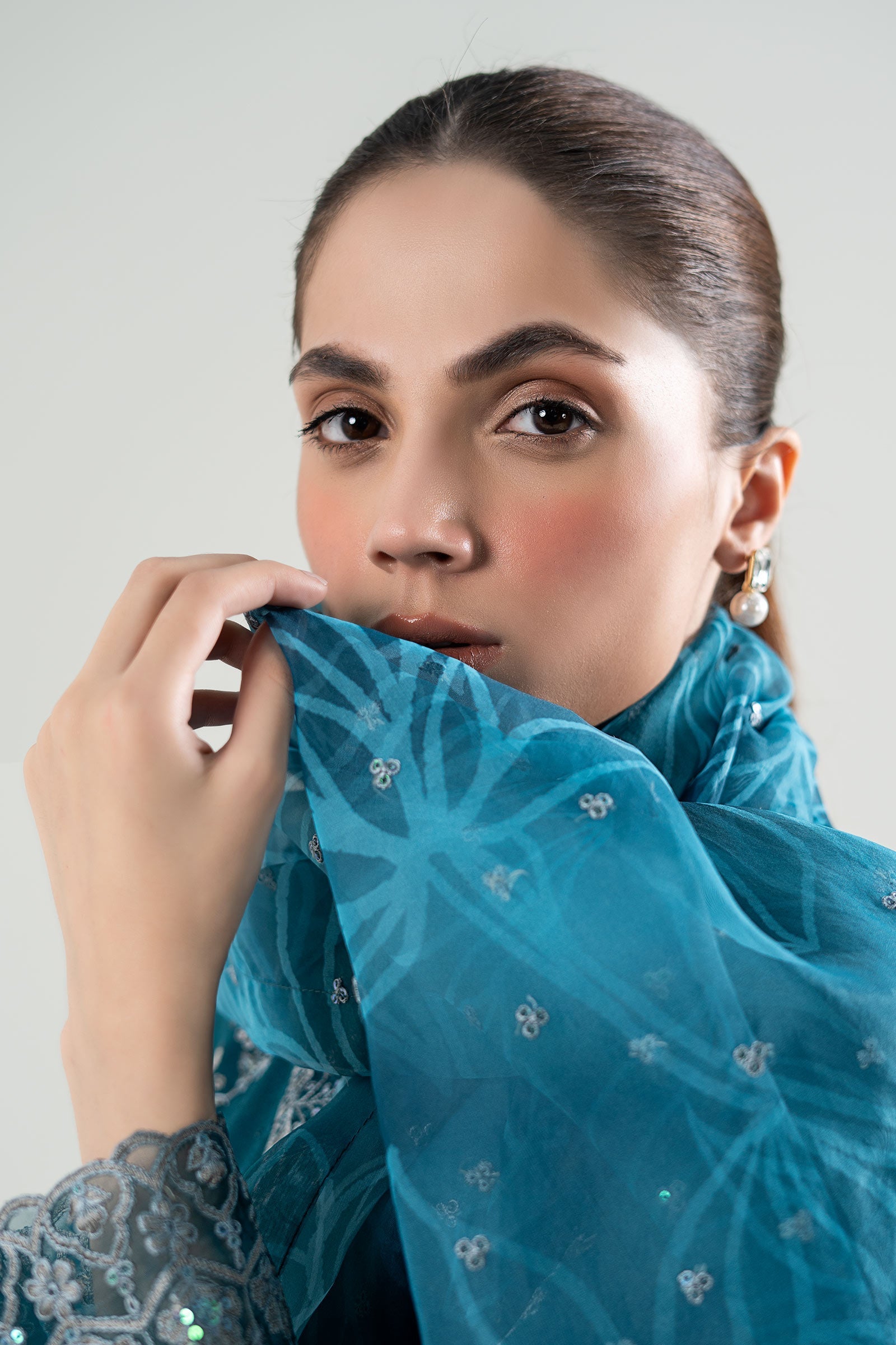 3 Piece - Dhanak Embroidered Suit with Dhanak Embroidered Shawl (Unstitched)