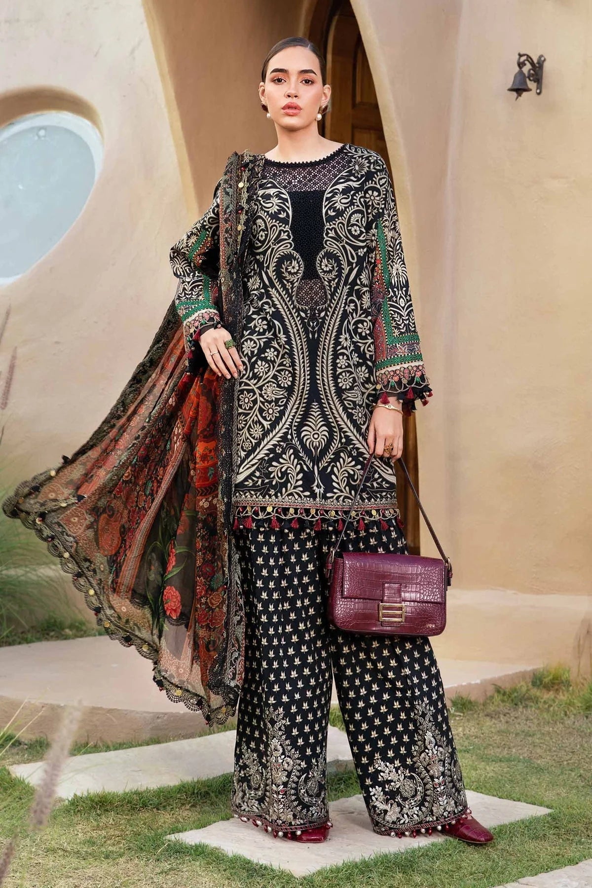 3 Piece - Khaddar Digital Printed Suit with Digital Printed Khaddar Dupatta (Unstitched)