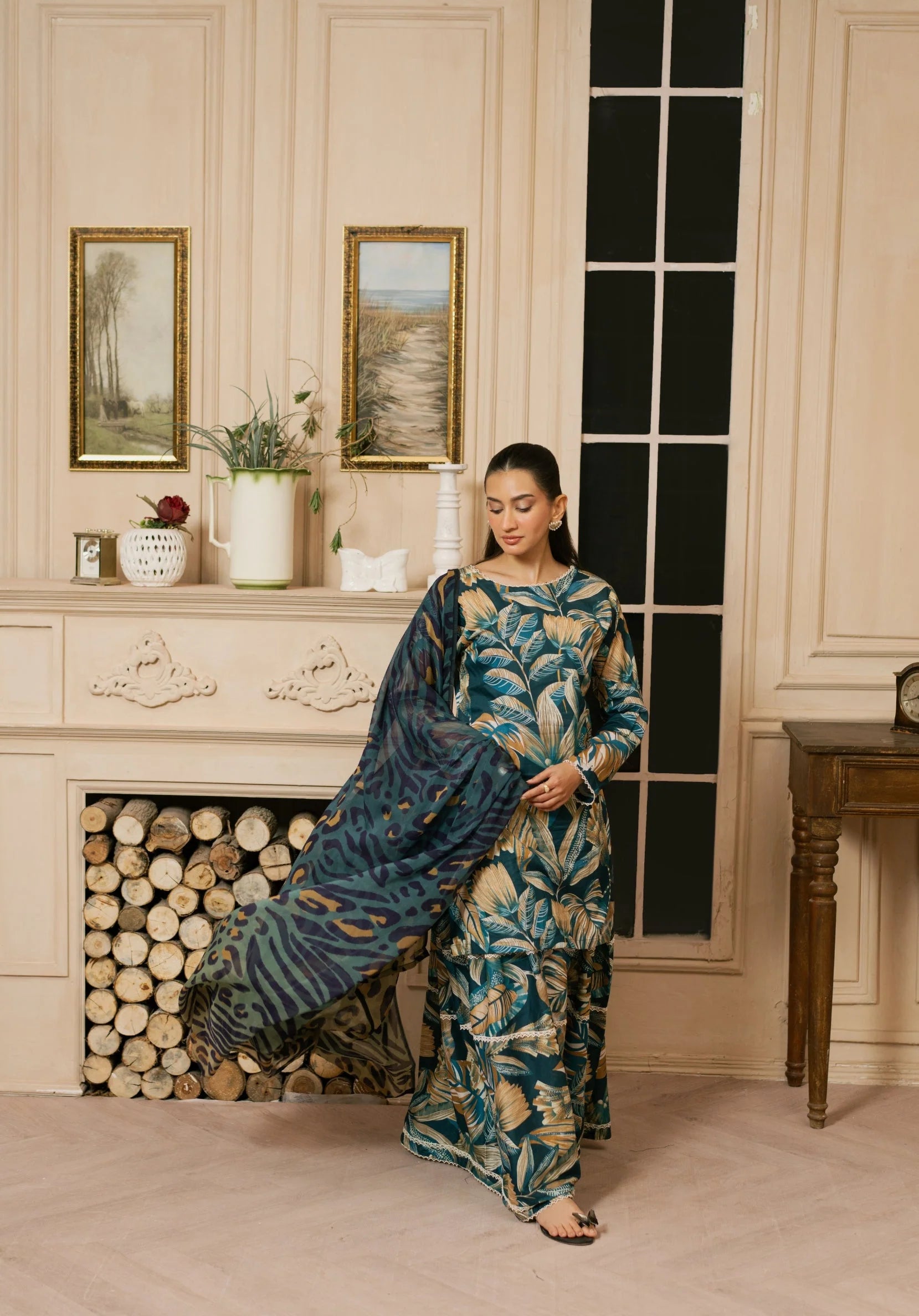 3 Piece - Khaddar Digital Printed Suit with Digital Printed Khaddar Dupatta (Unstitched)