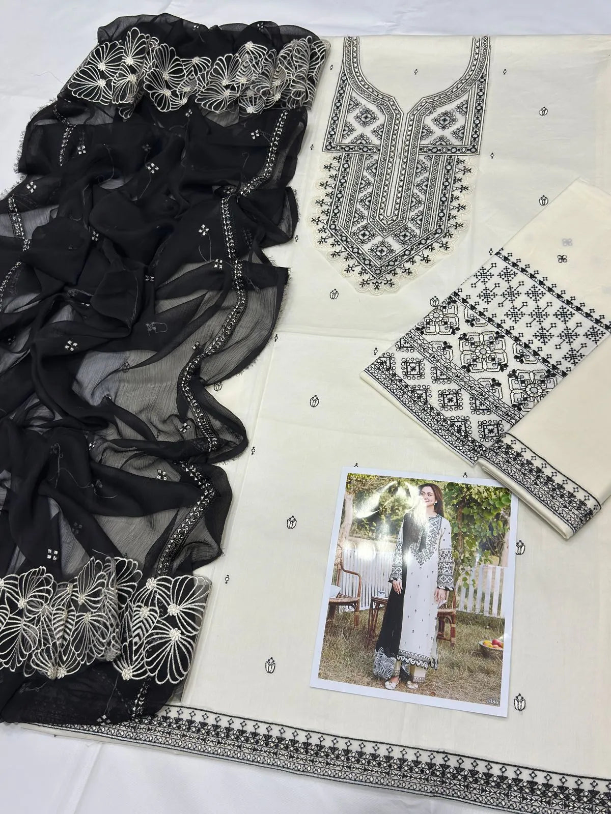 3 Piece - Dhanak Embroidered Suit with Dhanak Heavy Embroidered Dupatta (Unstitched)