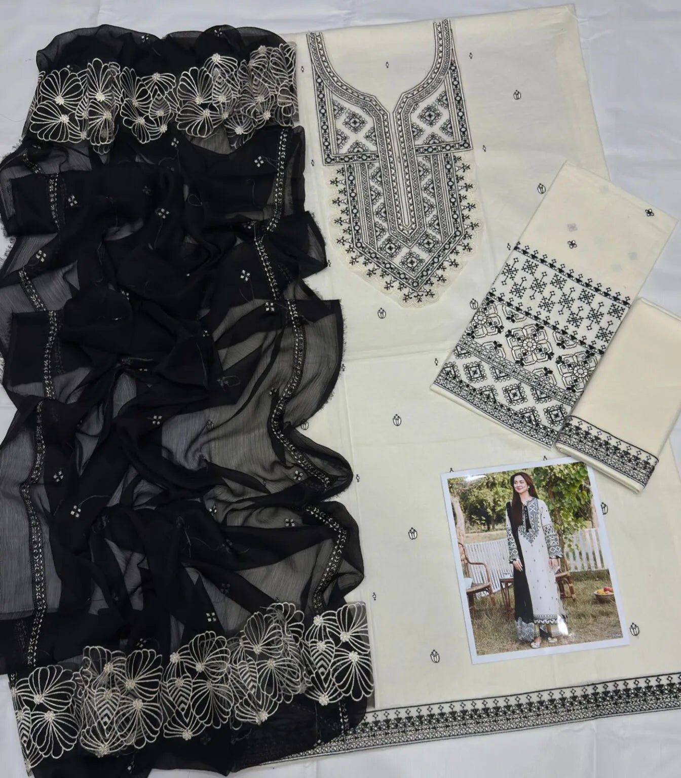 3 Piece - Dhanak Embroidered Suit with Dhanak Heavy Embroidered Dupatta (Unstitched)