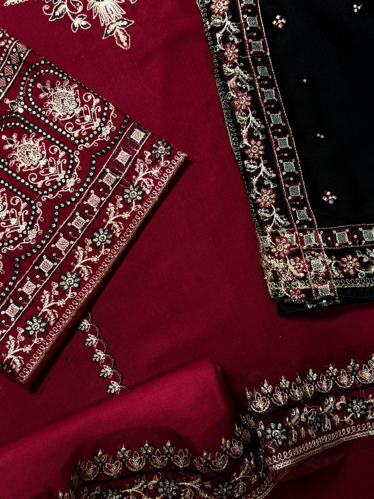 3 Piece - Dhanak Embroidered Suit with Dhank Embroidered Shawl (Unstitched)