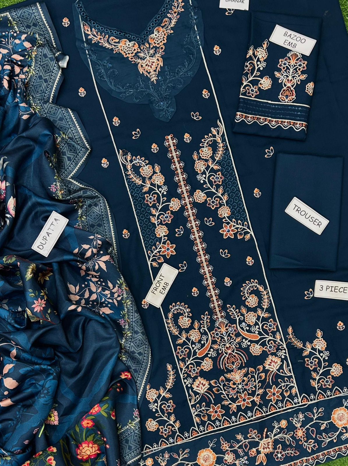 3 Piece - Dhanak Embroidered Suit with Dhanak Digital Printed Shawl (Unstitched)