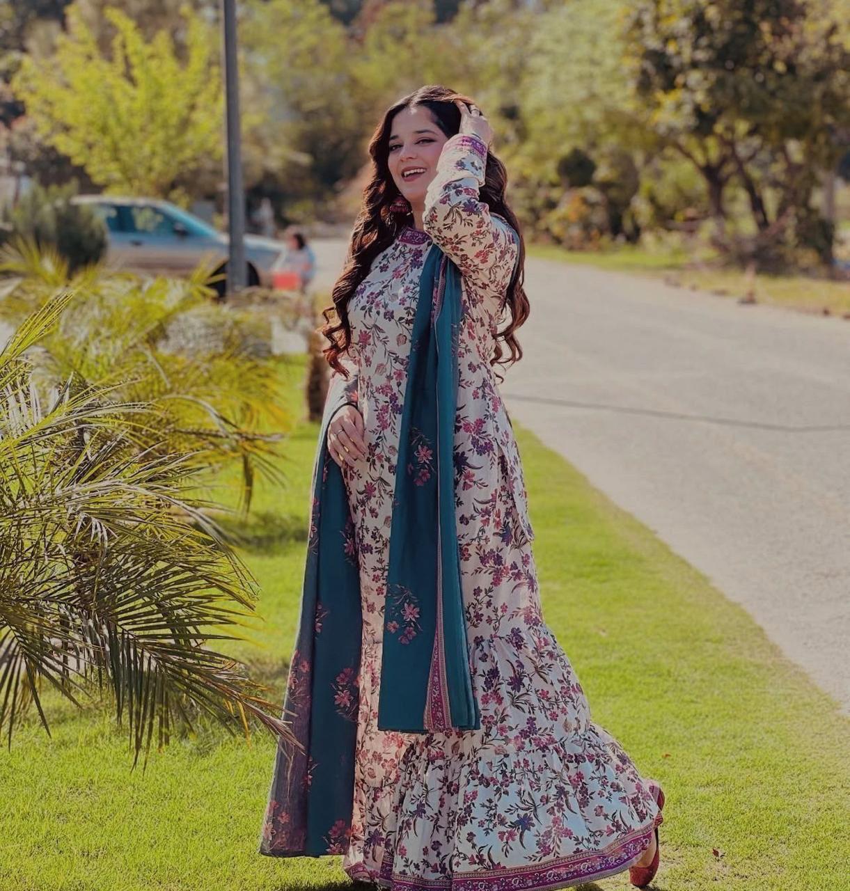 3 Piece - Khaddar Digital Printed Suit with Digital Printed Khaddar Dupatta (Unstitched)