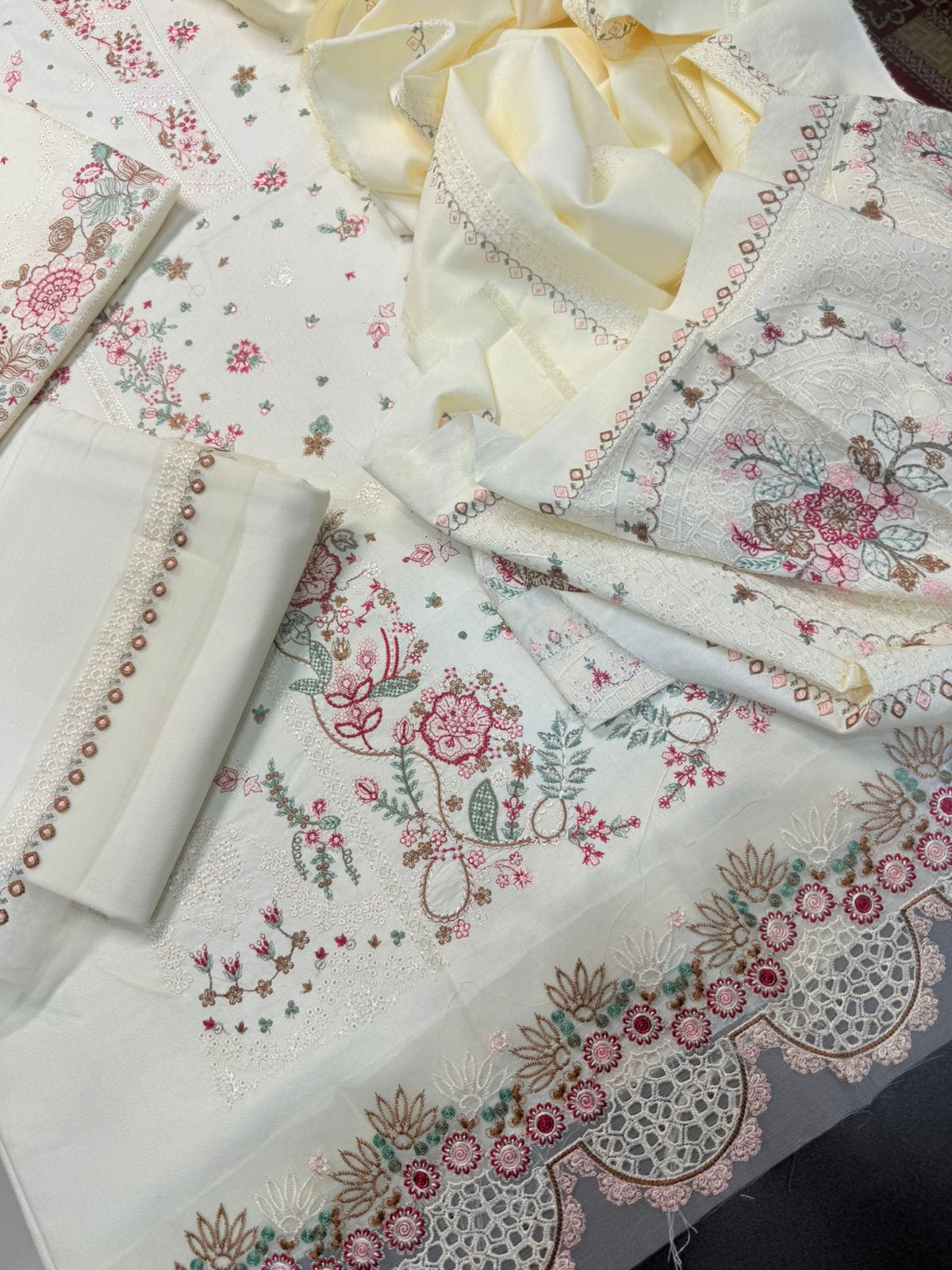 3 Piece - Qalamkar Dhanak Full Heavy Embroidered Suit with Dhanak Embroidered Shawl (Unstitched)