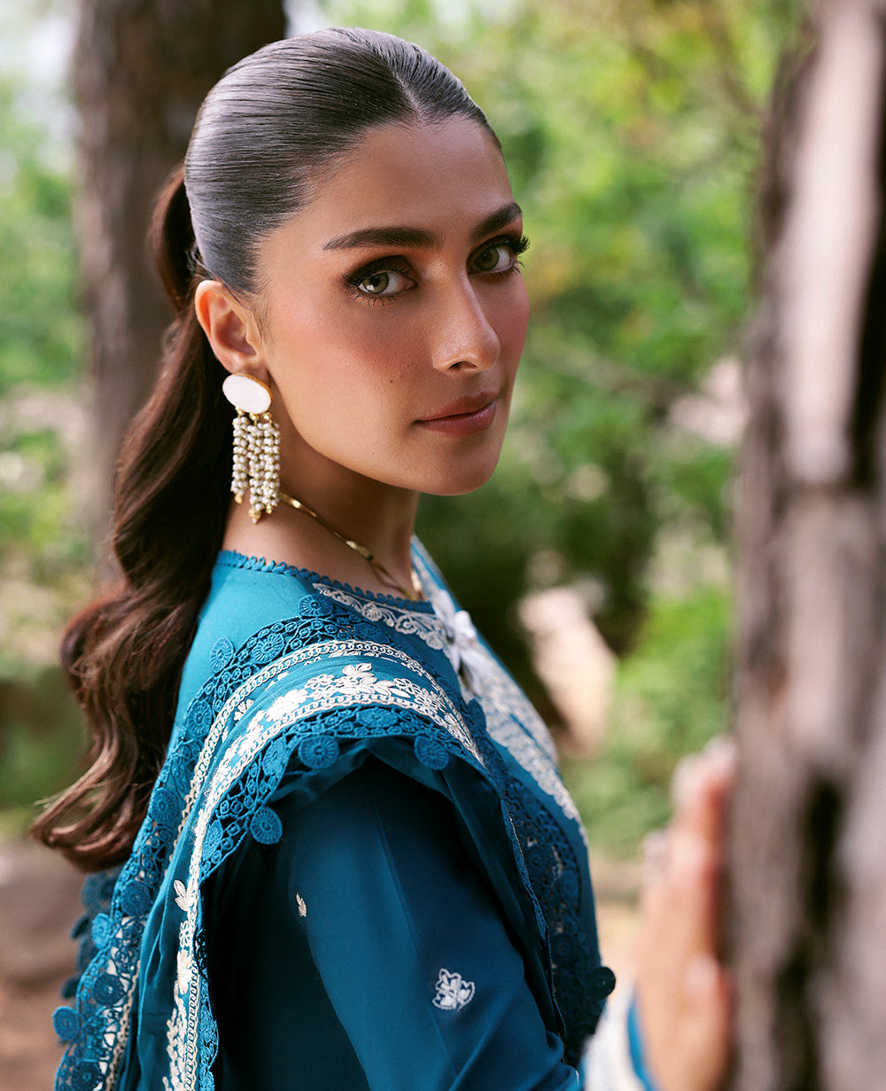 3 Piece - Dhanak Embroidered Suit with Dhanak Embroidered Shawl (Unstitched)