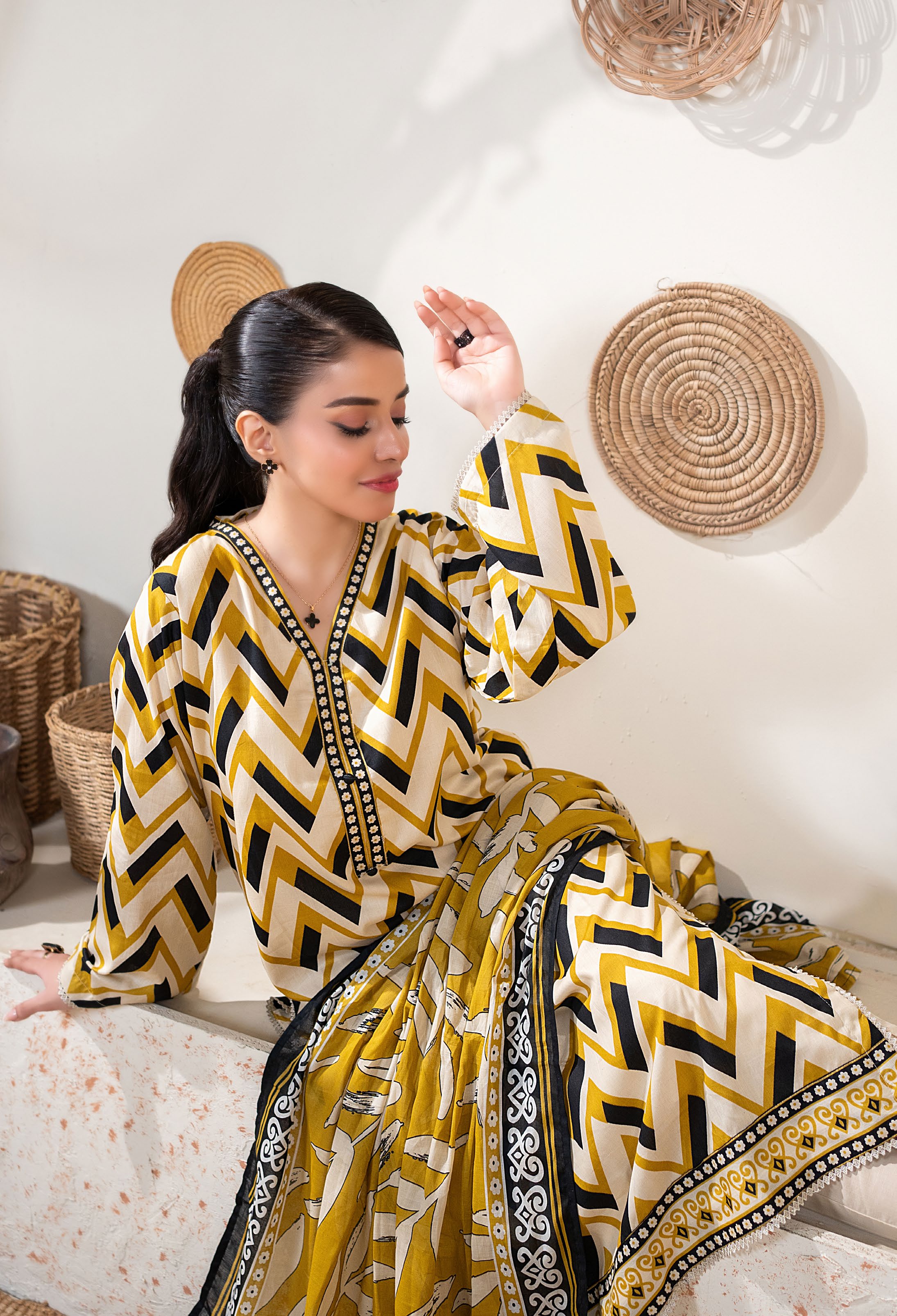 3 Piece - Baroque BanaDora Printed Linen Suit with Linen Duppatta (Unstitched)